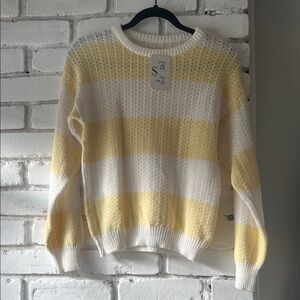 Striped Yellow & White Crewneck Sweater - Unbranded